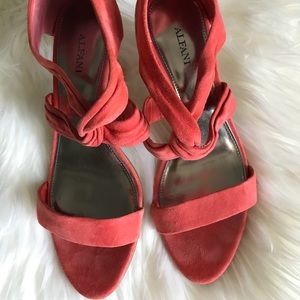 ⚡️Price Drop ⚡️Alfani coral heels
